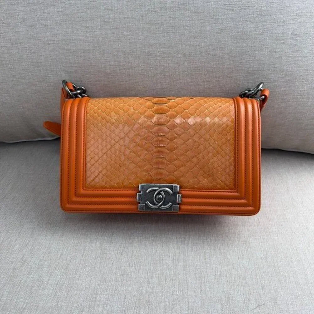 CHANEL 100% authentic